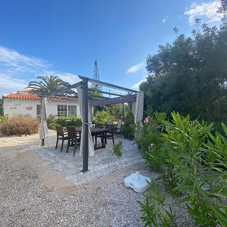 Hébergement de vacances Casa Paraiso Living Cuisine 2 Chambres, Salle De Bains, Espaces Exterieurs Prives, Grande Piscine Et Jardins Partages, A Proximite Des Plages De Fuseta Et De La Ria Formosa *