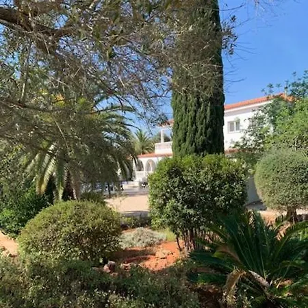 Дом отдыха Casa Paraiso Living Cuisine 2 Chambres, Salle De Bains, Espaces Exterieurs Prives, Grande Piscine Et Jardins Partages, A Proximite Des Plages De Fuseta Et De La Ria Formosa *