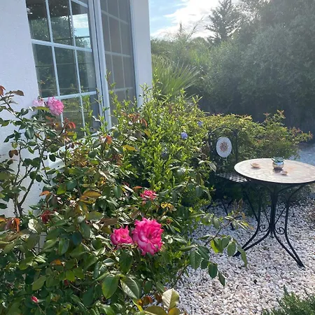 Дом отдыха Casa Paraiso Living Cuisine 2 Chambres, Salle De Bains, Espaces Exterieurs Prives, Grande Piscine Et Jardins Partages, A Proximite Des Plages De Fuseta Et De La Ria Formosa