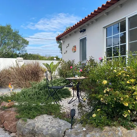 Дом отдыха Casa Paraiso Living Cuisine 2 Chambres, Salle De Bains, Espaces Exterieurs Prives, Grande Piscine Et Jardins Partages, A Proximite Des Plages De Fuseta Et De La Ria Formosa Монкарапашу