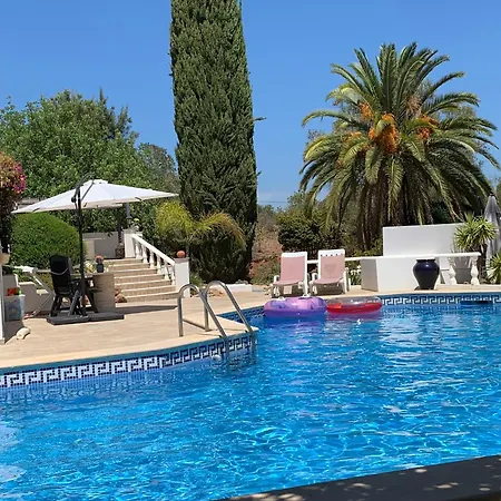 Casa Paraiso Living Cuisine 2 Chambres, Salle De Bains, Espaces Extérieurs Privés, Grande Piscine Et Jardins Partagés, à Proximité Des Plages De Fuseta Et De La Ria Formosa